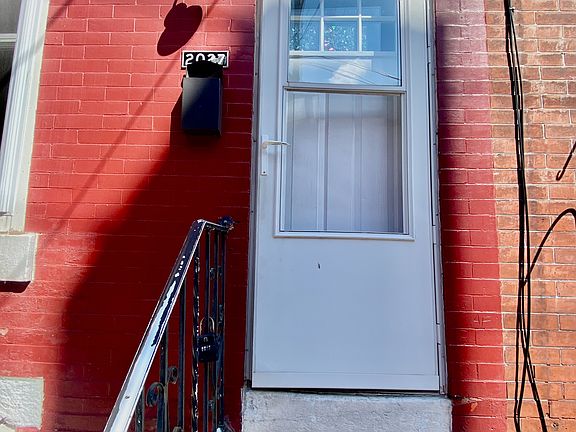 3rd image of 2027 S Watts St