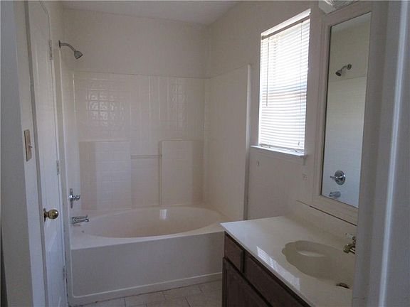 4th image of 425 Kimmel Dr