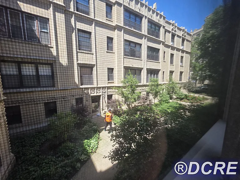 1233 W Chase Ave #1 — Photo 4