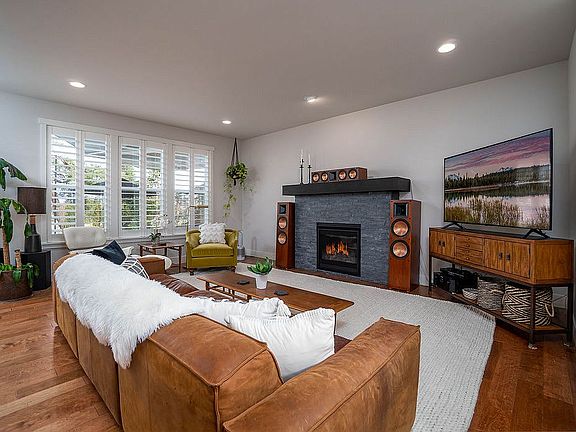 3rd image of 20466 SE Braelen Ln