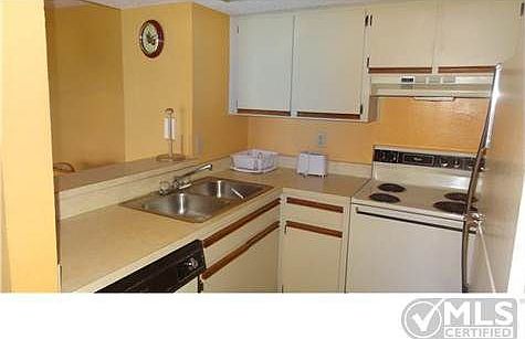 5th image of 1526 SE Royal Green Cir #204