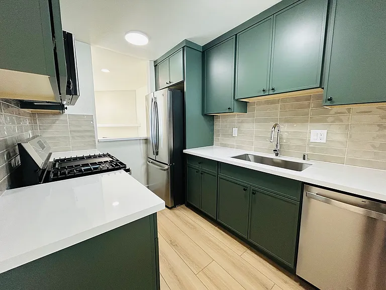 920 Venice Blvd — Photo 16