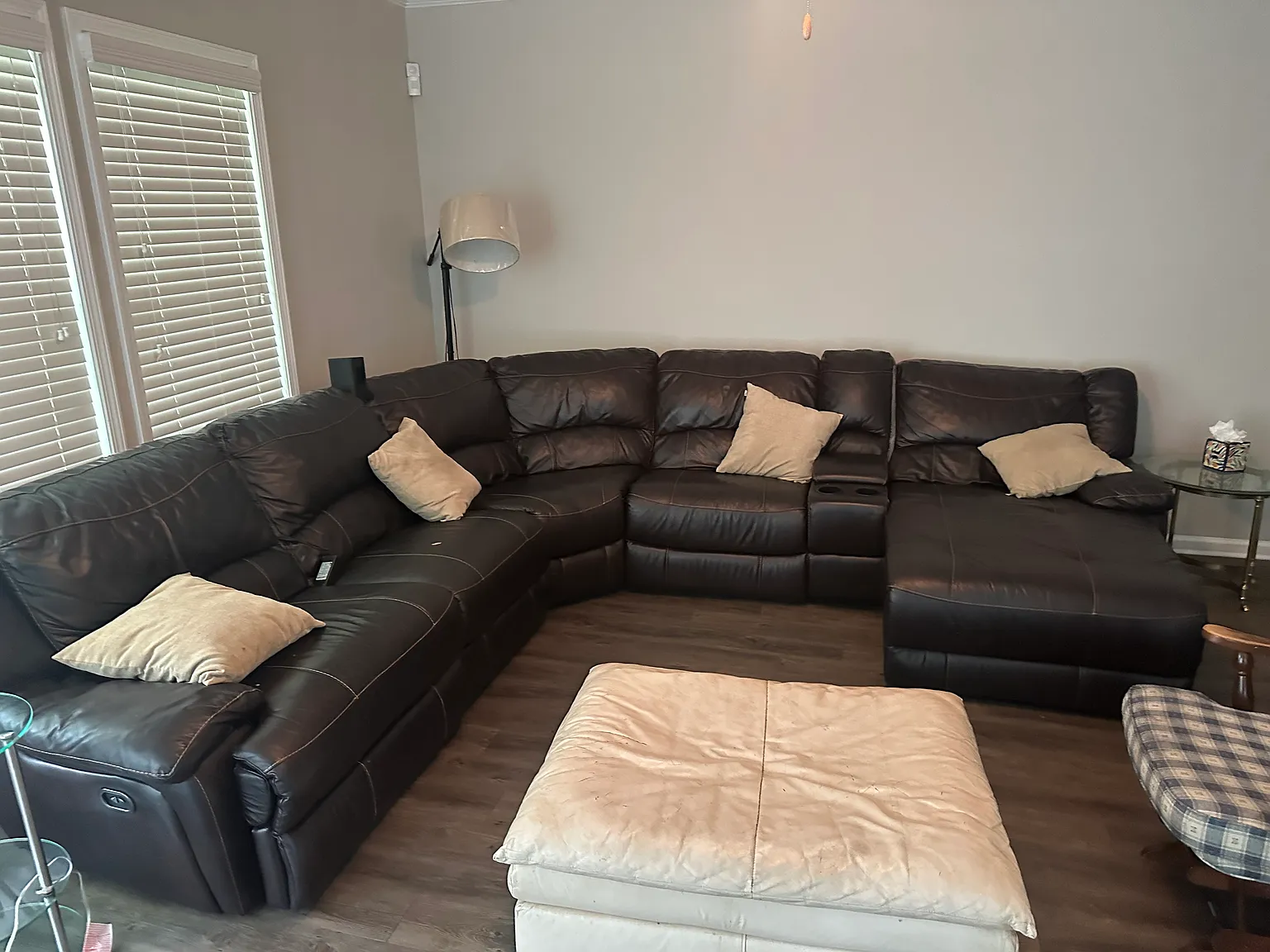 3 bed, 2300 sqft, $2,500 — Photo 1