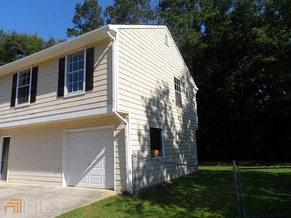 2nd image of 145 N River Dr