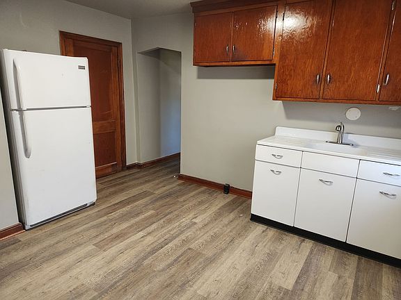 3rd image of 950 Penn Ave #2