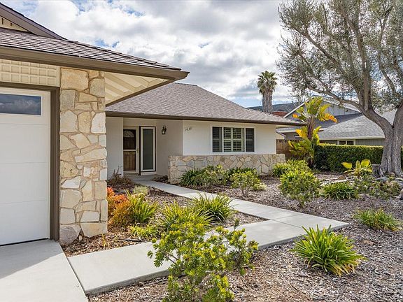 5th image of 1039 La Reina Dr