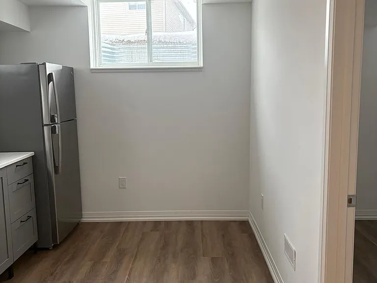 146 Bur Oak Dr #BASEMENT ONLY — Photo 7