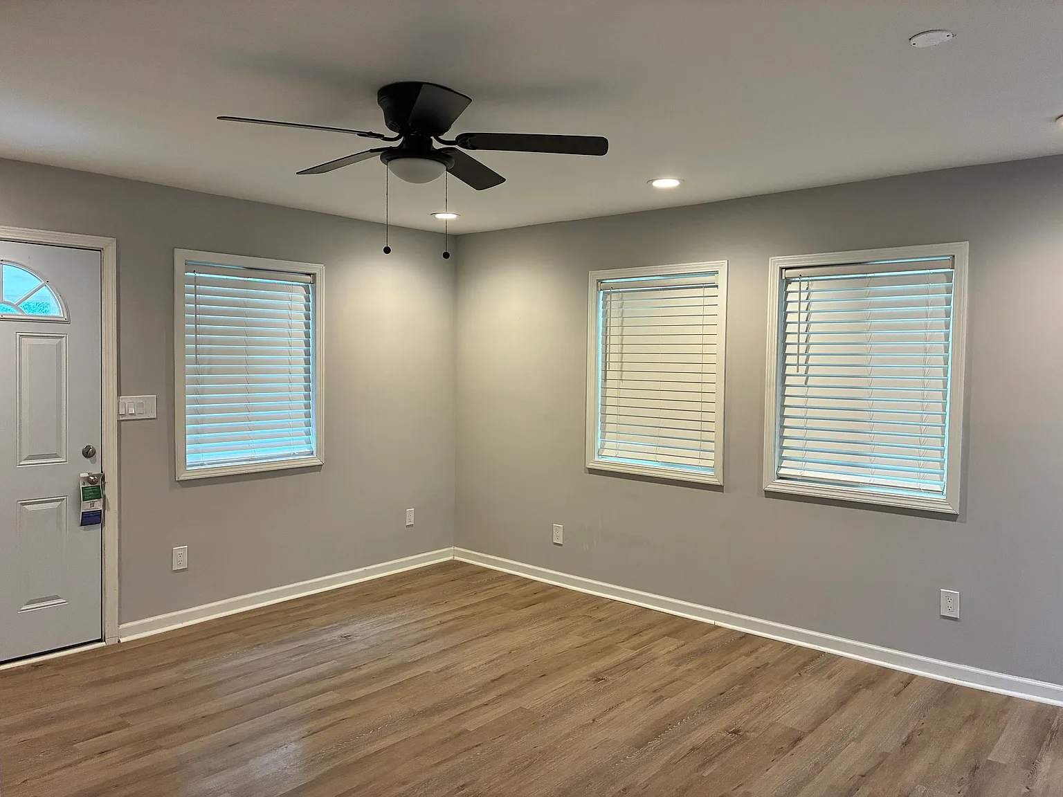 3 bed, 1073 sqft, $1,610 — Photo 3