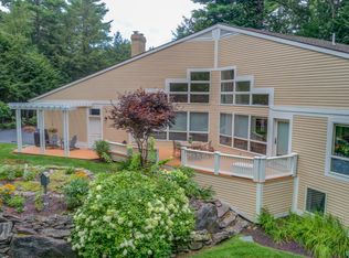 2 Pinehurst Ln, Falmouth, ME 04105