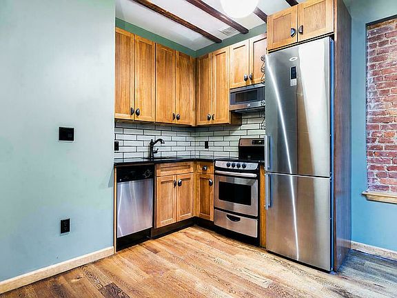 2nd image of 181 Montrose Ave APT 2L