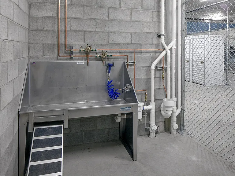 NV Apartments — Photo 10