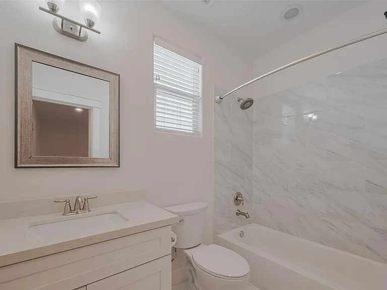 854 W 20th St — Photo 17