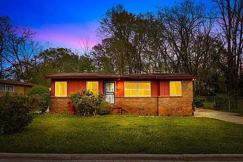 6715 Court N Photo 1