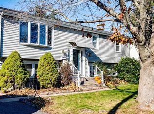 161 Claypool Dr, Warwick, RI 02886