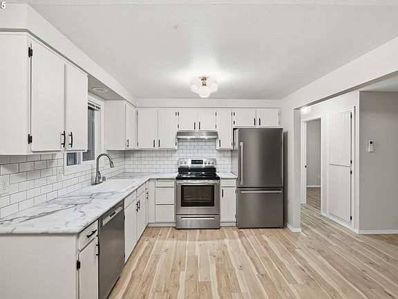 5th image of 14905 NE 9th St
