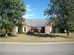 224 Lakeview Dr, Farmington, MO 63640