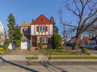 451 W Valley Stream Blvd, Valley Stream, NY 11580