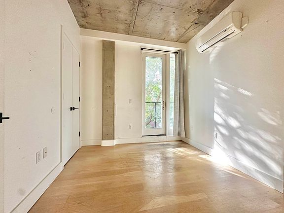 5th image of 152 Manhattan Ave APT 4C