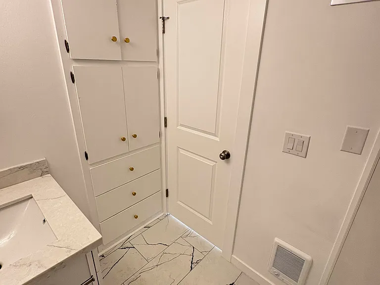 2345 Minor Ave E #14 — Photo 13