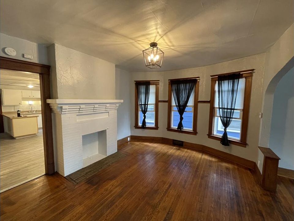 1st image of 58 Como Ave #1