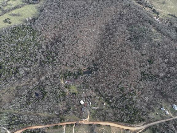 3rd image of 812 Rockwood Rd