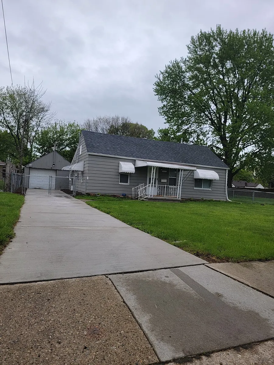 Building Photo - 20900 Wellington Ave