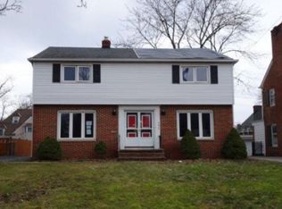 3672 Traynham Rd, Shaker Hts, OH 44122