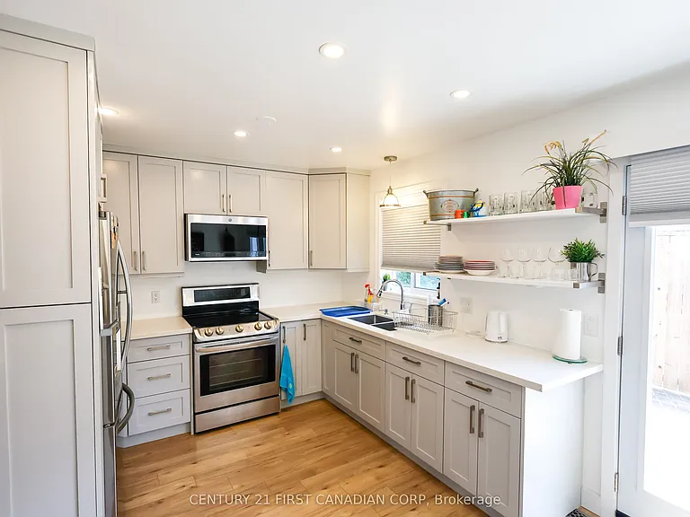 70 Chapman Ct #70 — Photo 6