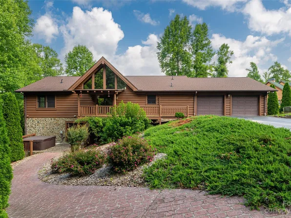60 Southern Scenic Hts, Hendersonville, NC 28792