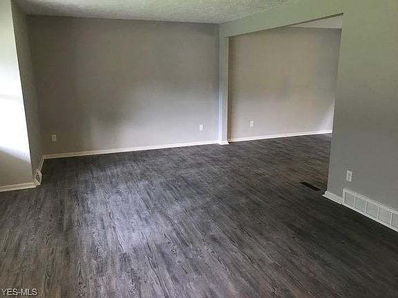 5th image of 264 Pickwick Dr