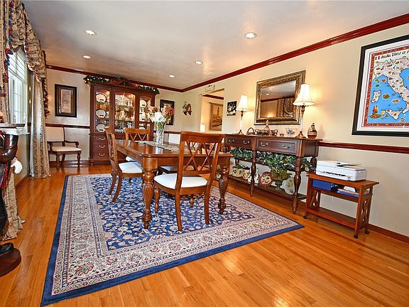 4th image of 1354 Prospect Rd