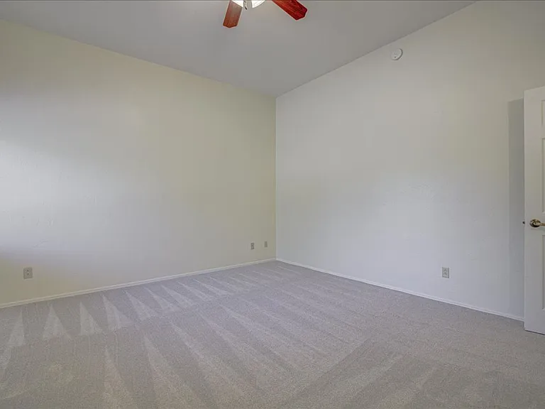 4750 N Bonanza Ave — Photo 32