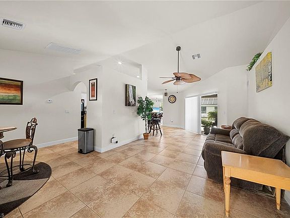 4th image of 3726 15th ST W