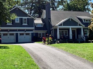 1109 Woodcliff Dr, Alexandria, VA 22308