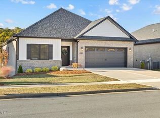 2376 Haystack Cir, Piney Flats, TN 37686