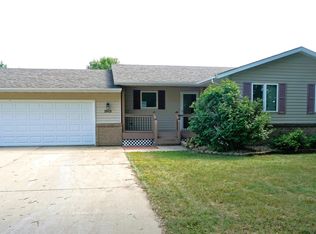 1913 Council Ridge Rd, Brookings, SD 57006