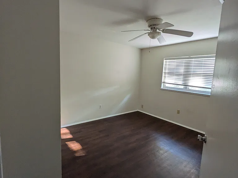 1221 Wellington Ln — Photo 13
