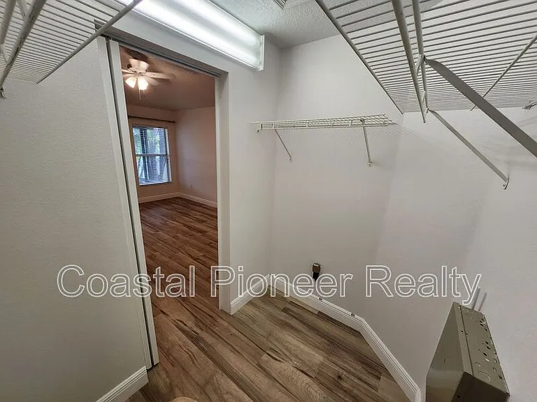 11404 Holmbridge Ln — Photo 51