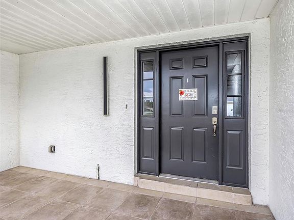 4th image of 4030 Fieldgreen Pl