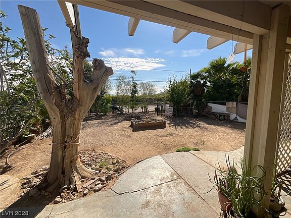 3rd image of 729 Clarkway Dr