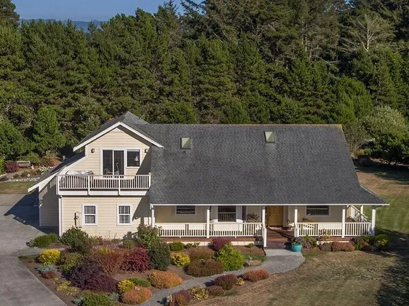 2552 Knox Cove Dr, McKinleyville, CA 95519