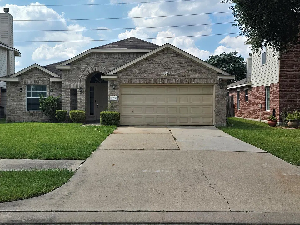 7122 Autumn Bluff Ln