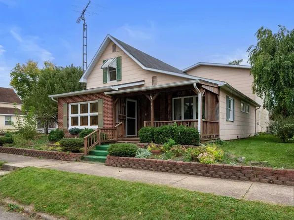 42 S Main St, Losantville, IN 47354