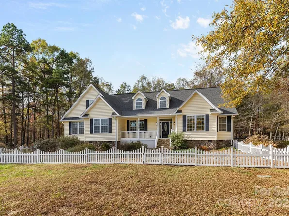 2159 Quiet Cove Ln, Stanfield, NC 28163