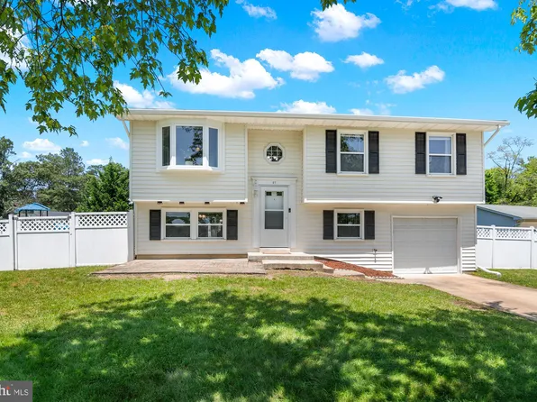 27 Greystone Cir, Waldorf, MD 20602