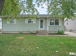 2108 Stonehenge Rd, Springfield, IL 62702