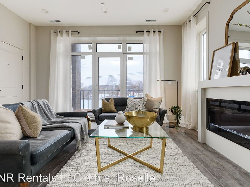 2nd image of 730-840 E Irving Park Rd #11479586