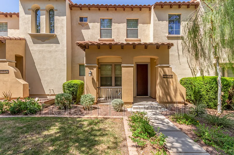 3 bed, 2.0 bath, 1891 sqft, $2,195 — Photo 2