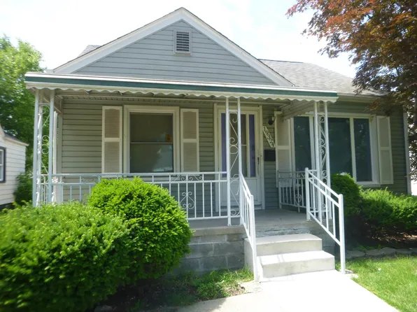 19324 Woodcrest St, Harper Woods, MI 48225