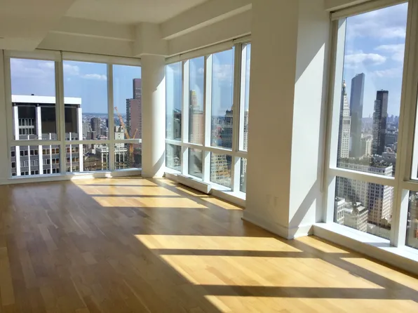 885 6th Avenue image 1 of 10